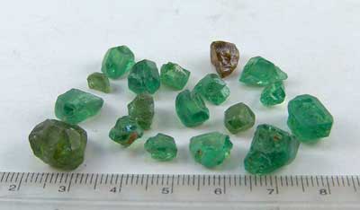 Demantoit garnet Rough   Namibia